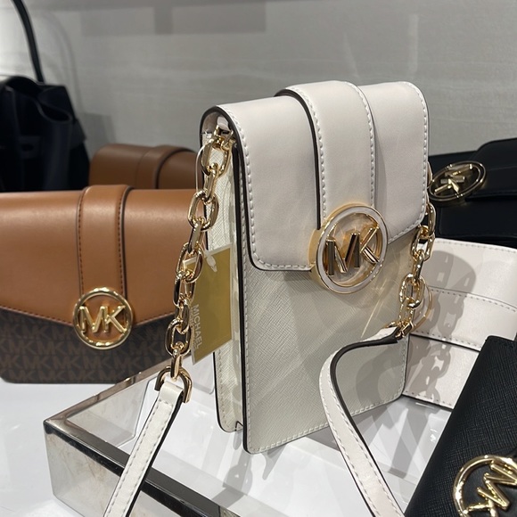 MICHAEL KORS CARMEN SMALL FAUX LEATHER PHONE CROSSBODY BAG - Picture 6 of 16